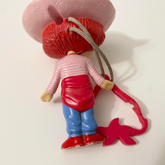 Clip On Plastic Strawberry Shortcake Figure Toy - Picture 10 of 15